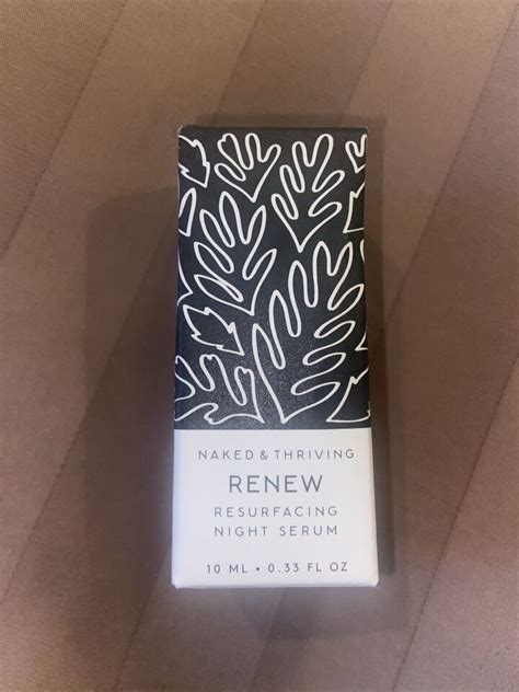 Naked & Thriving’s Renew Resurfacing Night Serum:。